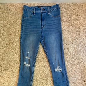 🆕 A&F Women’s Jeans